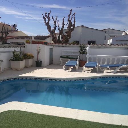 Alberes 61-B Empuriarent Villa Empuriabrava Bagian luar foto