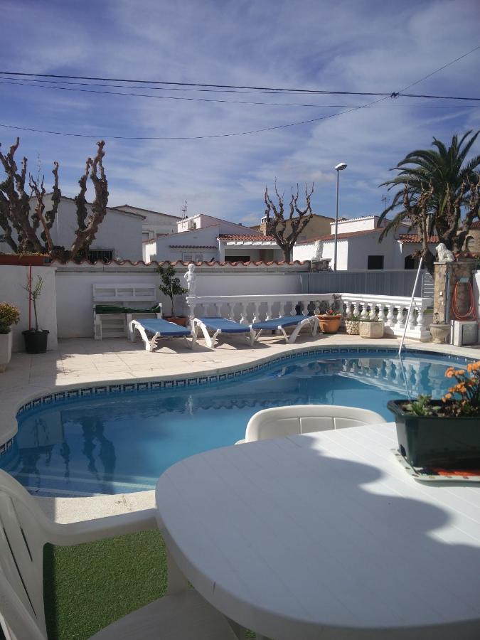 Alberes 61-B Empuriarent Villa Empuriabrava Bagian luar foto